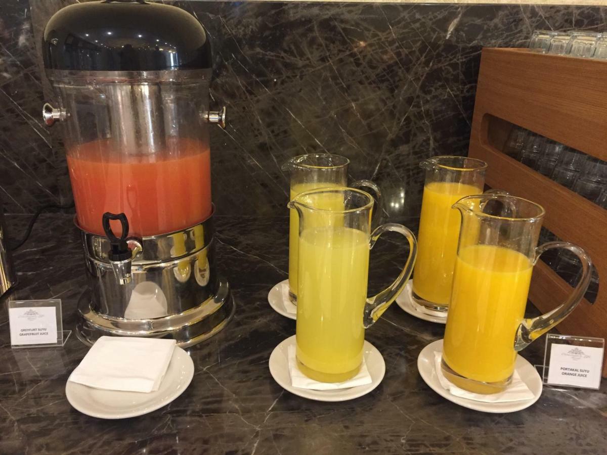 فندق أوتمانز لايف ديلوكس اسطنبول المظهر الخارجي الصورة Juices at a buffet